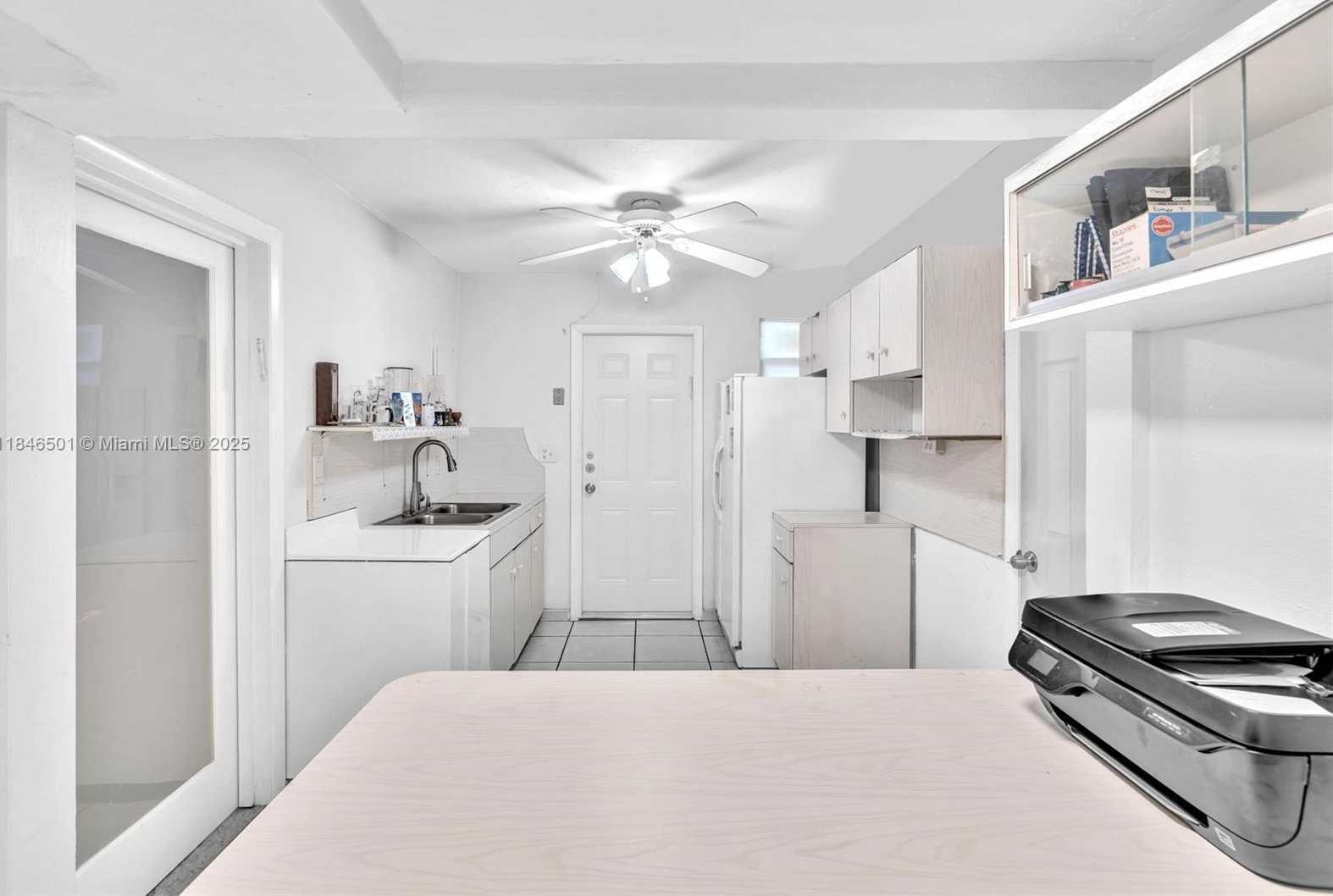 Small Image of 9524 BYRON AVE, Surfside Number 42
