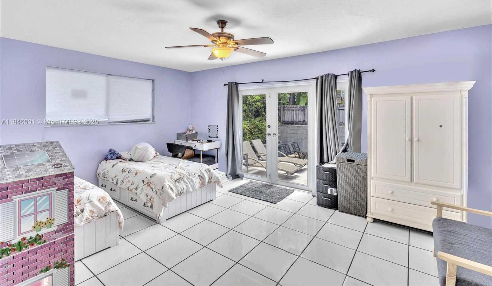 Small Image of 9524 BYRON AVE, Surfside Number 43