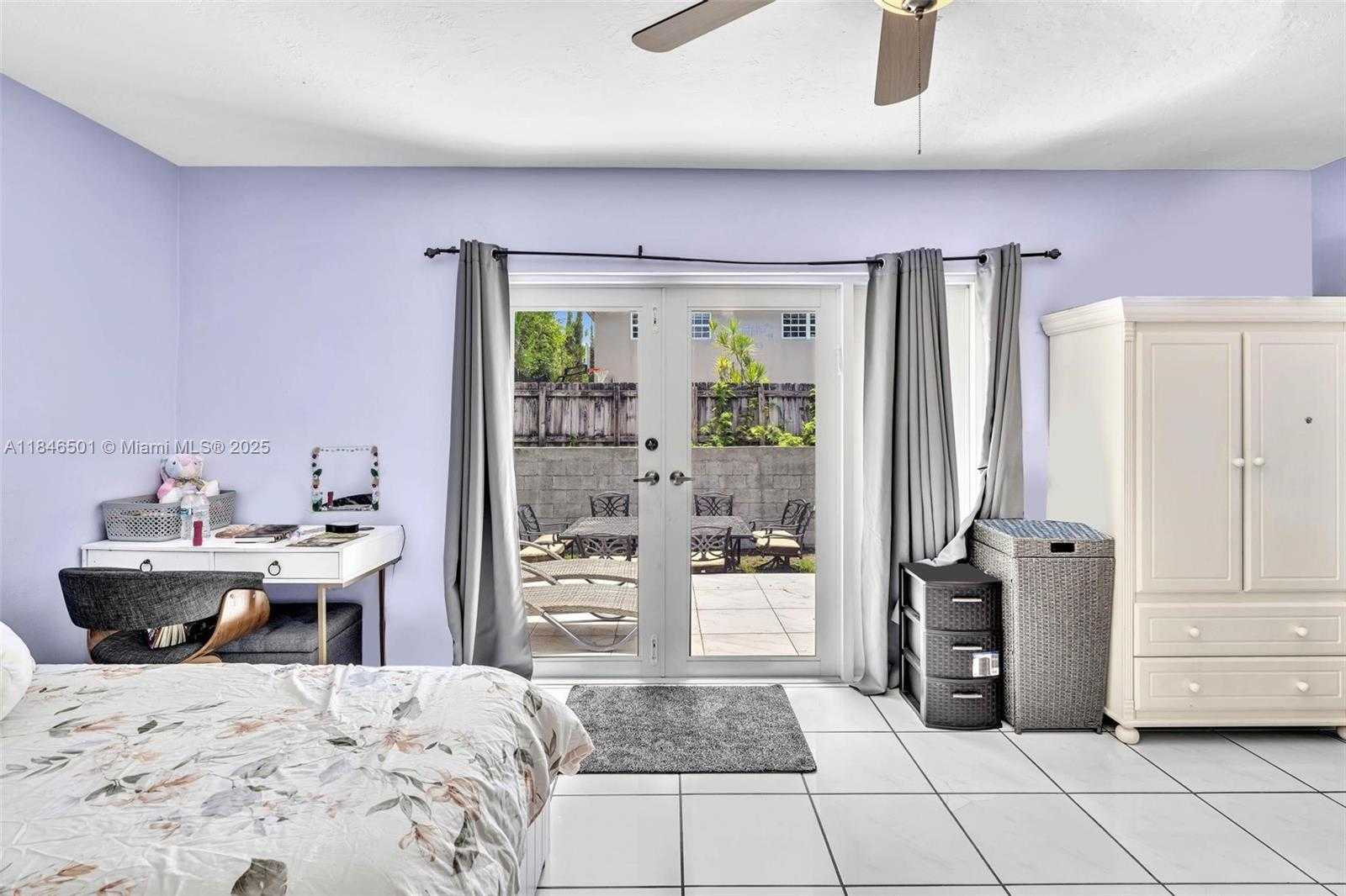 Small Image of 9524 BYRON AVE, Surfside Number 44