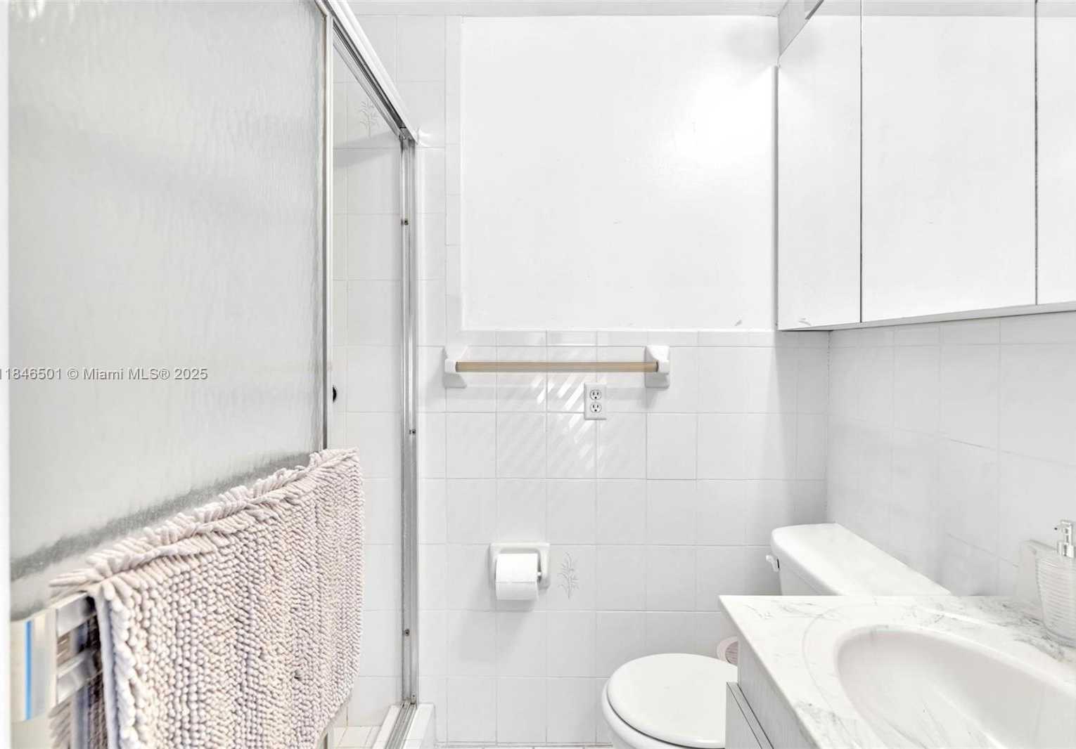 Small Image of 9524 BYRON AVE, Surfside Number 50