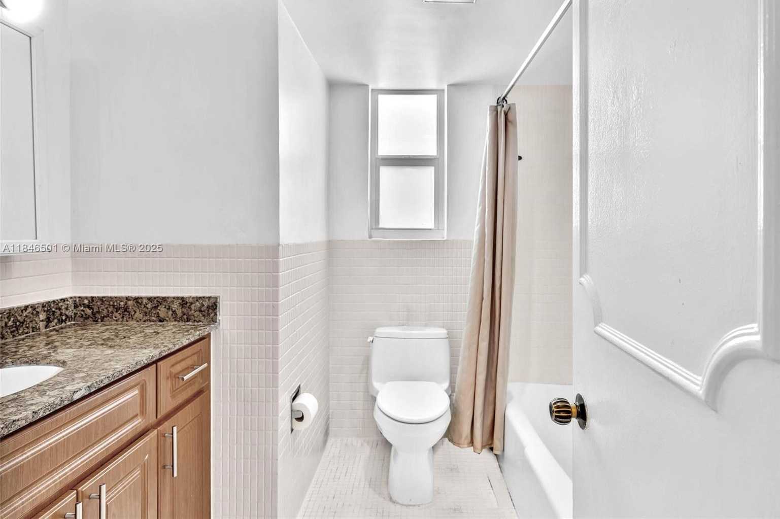 Small Image of 9524 BYRON AVE, Surfside Number 6