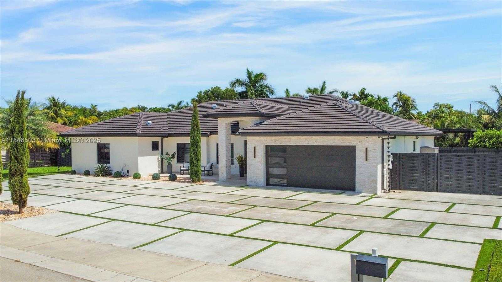 Small Image of 17242 SOUTH WEST 284TH ST, Homestead Number 2
