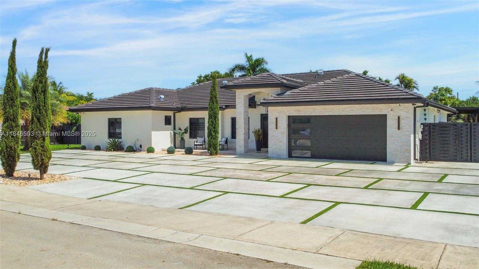 Small Image of 17242 SOUTH WEST 284TH ST, Homestead Number 3