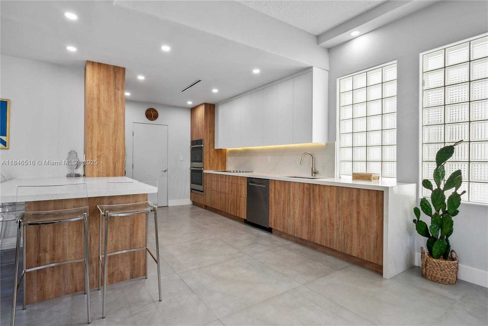 Small Image of 3095 NORTH EAST 208TH TER, Aventura Number 6
