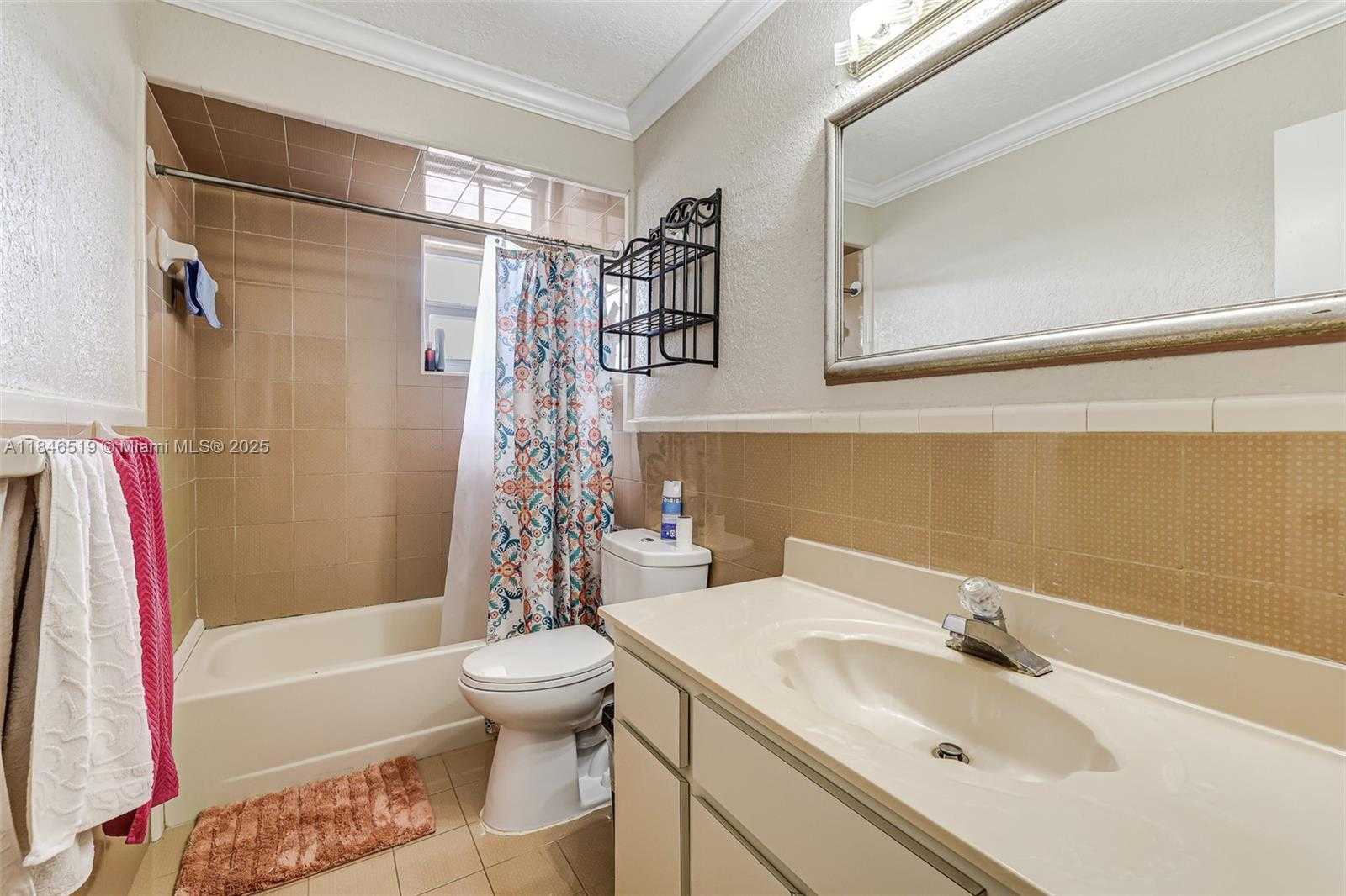 Small Image of 948 EAST 47TH ST, Hialeah Number 25