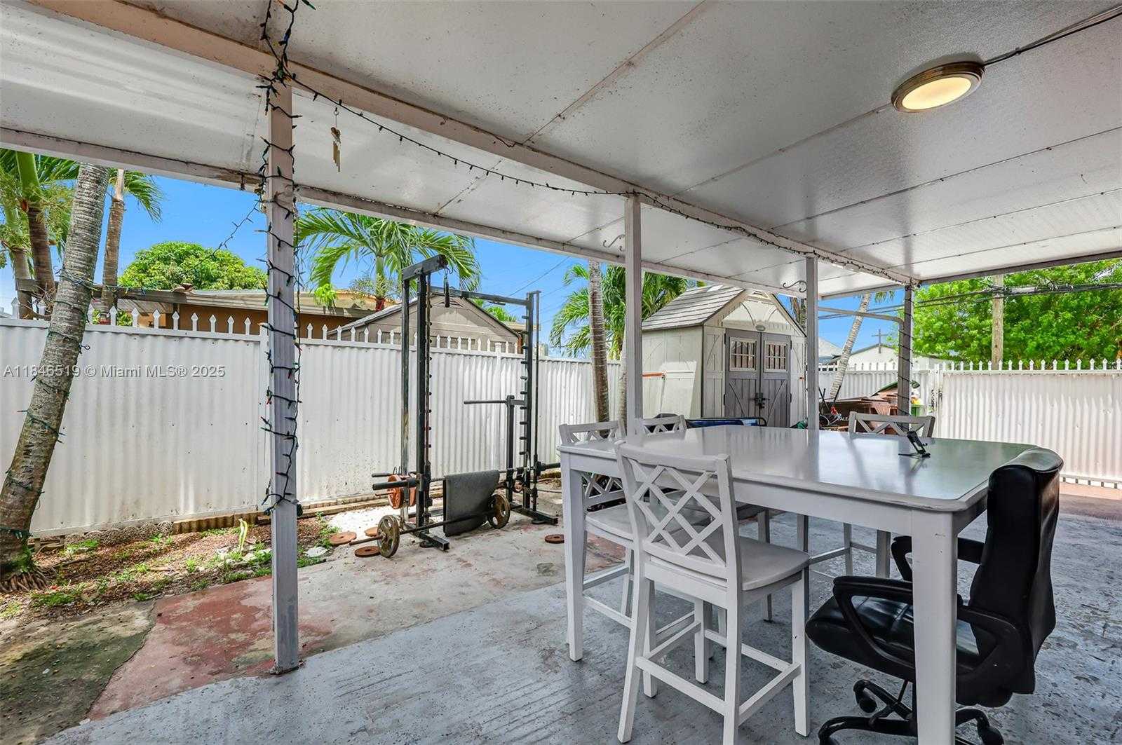 Small Image of 948 EAST 47TH ST, Hialeah Number 34