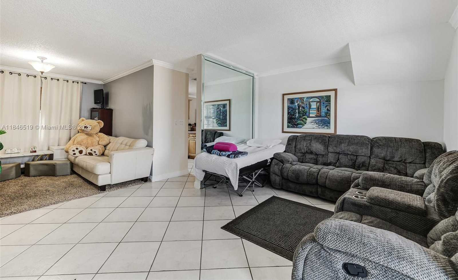 Small Image of 948 EAST 47TH ST, Hialeah Number 5