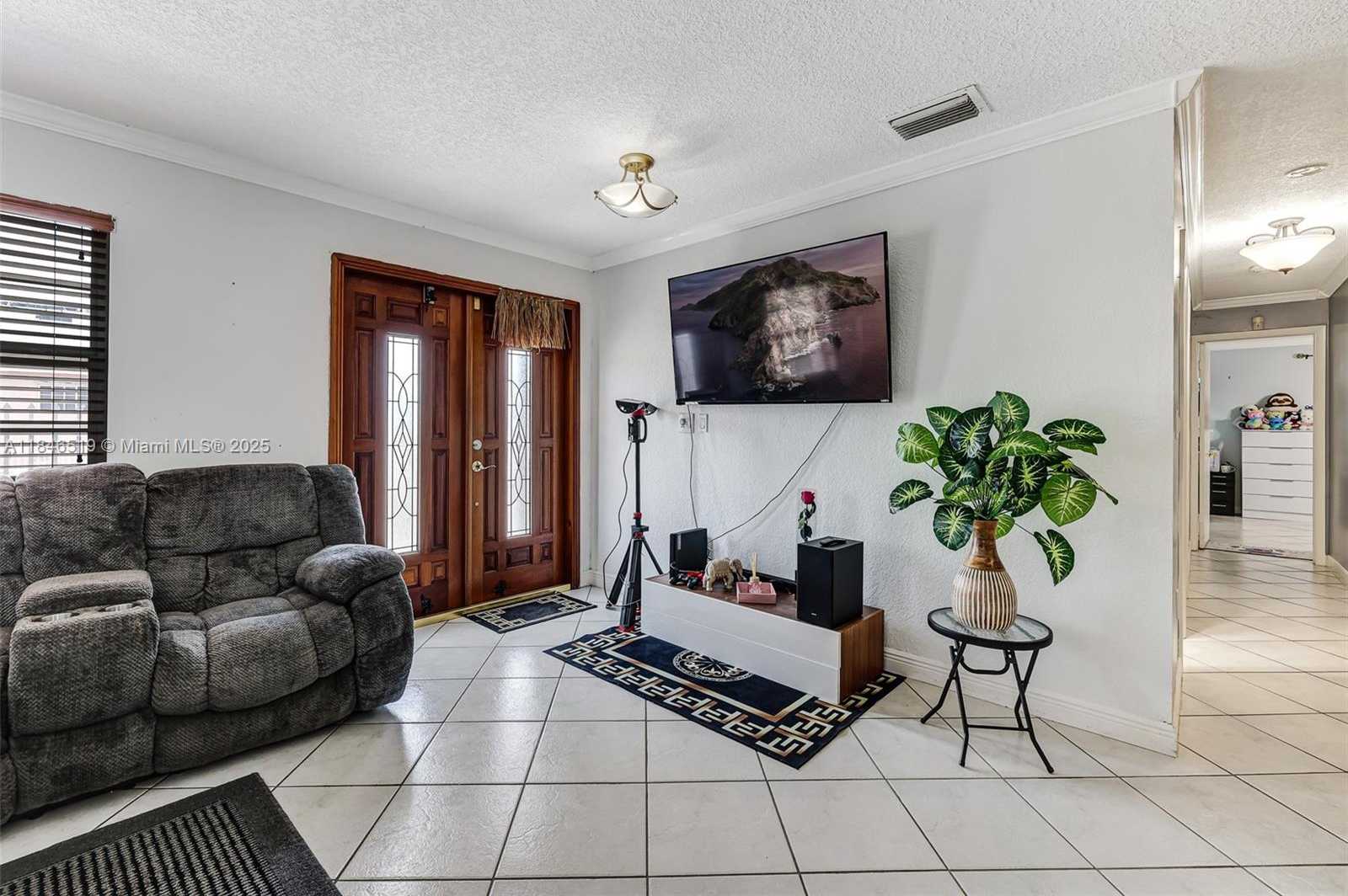 Small Image of 948 EAST 47TH ST, Hialeah Number 6