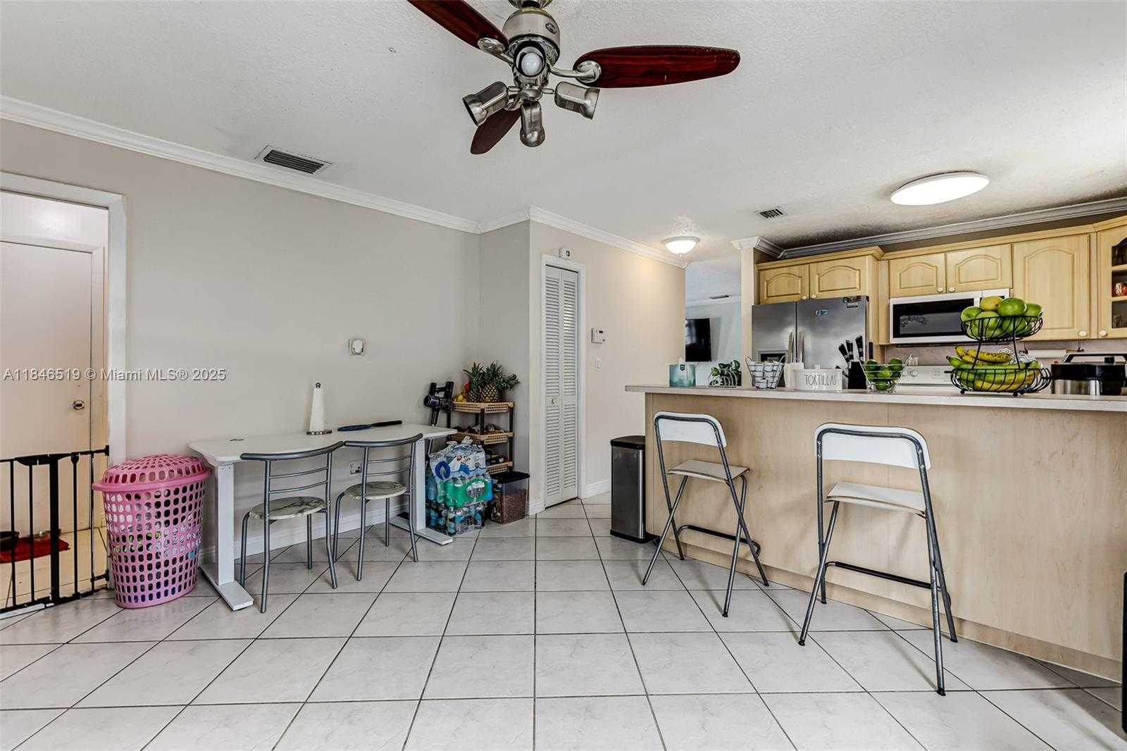Small Image of 948 EAST 47TH ST, Hialeah Number 8