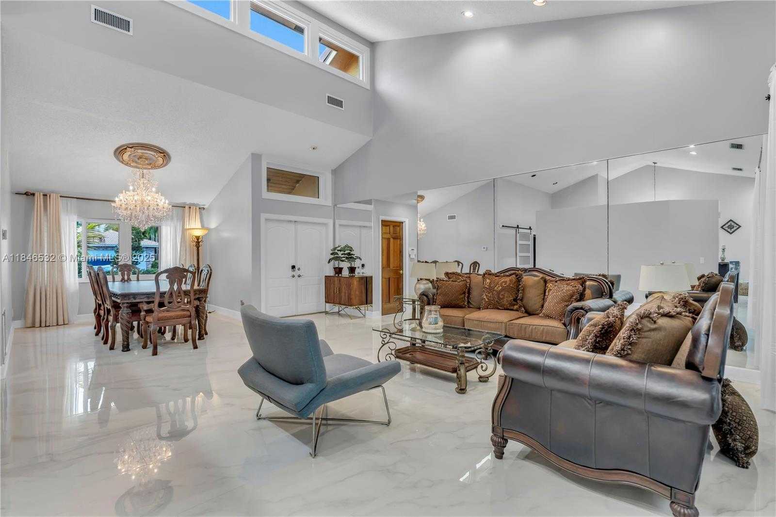 Small Image of 663 NORTH WEST 107TH LN, Coral Springs Number 4