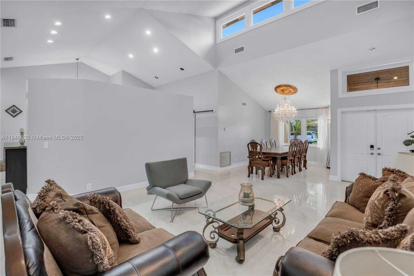 Small Image of 663 NORTH WEST 107TH LN, Coral Springs Number 5