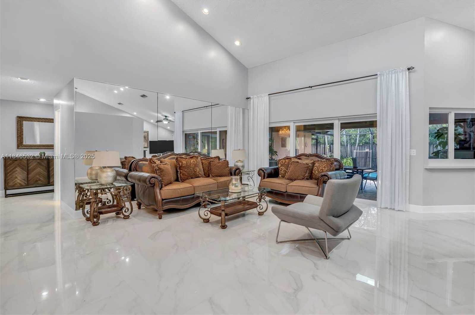 Small Image of 663 NORTH WEST 107TH LN, Coral Springs Number 6