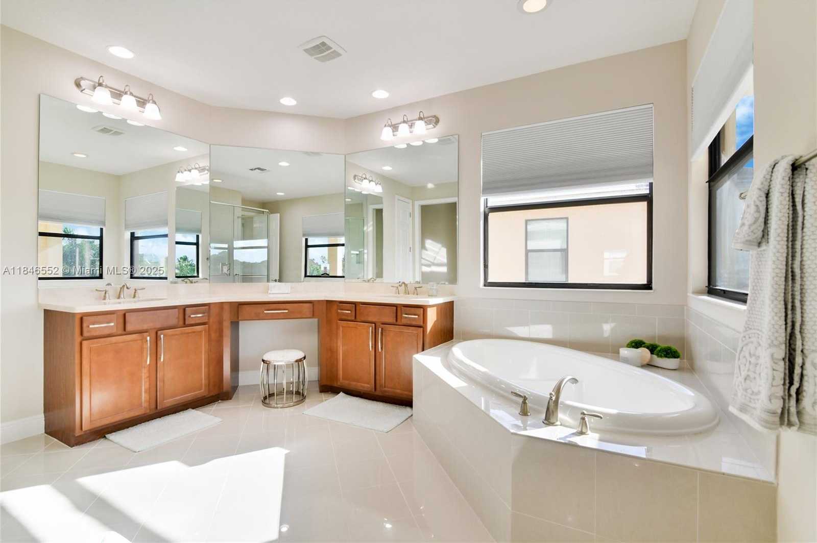 Small Image of 12137 BOCA RESERVE LN, Boca Raton Number 17