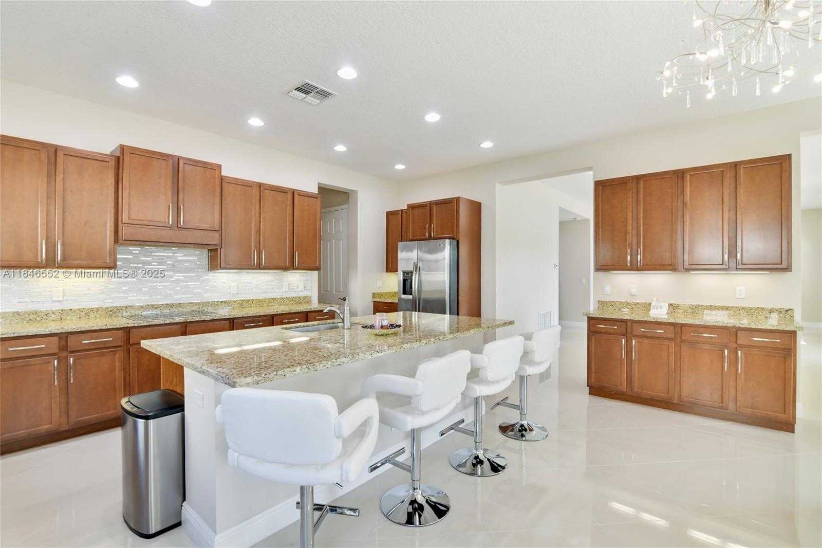Small Image of 12137 BOCA RESERVE LN, Boca Raton Number 2