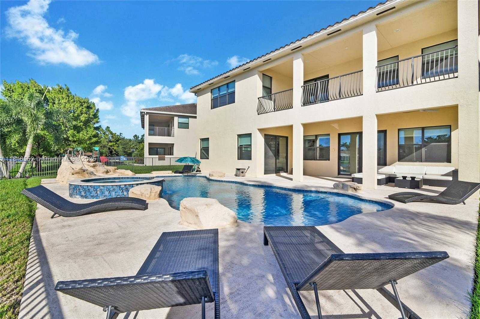 Small Image of 12137 BOCA RESERVE LN, Boca Raton Number 5