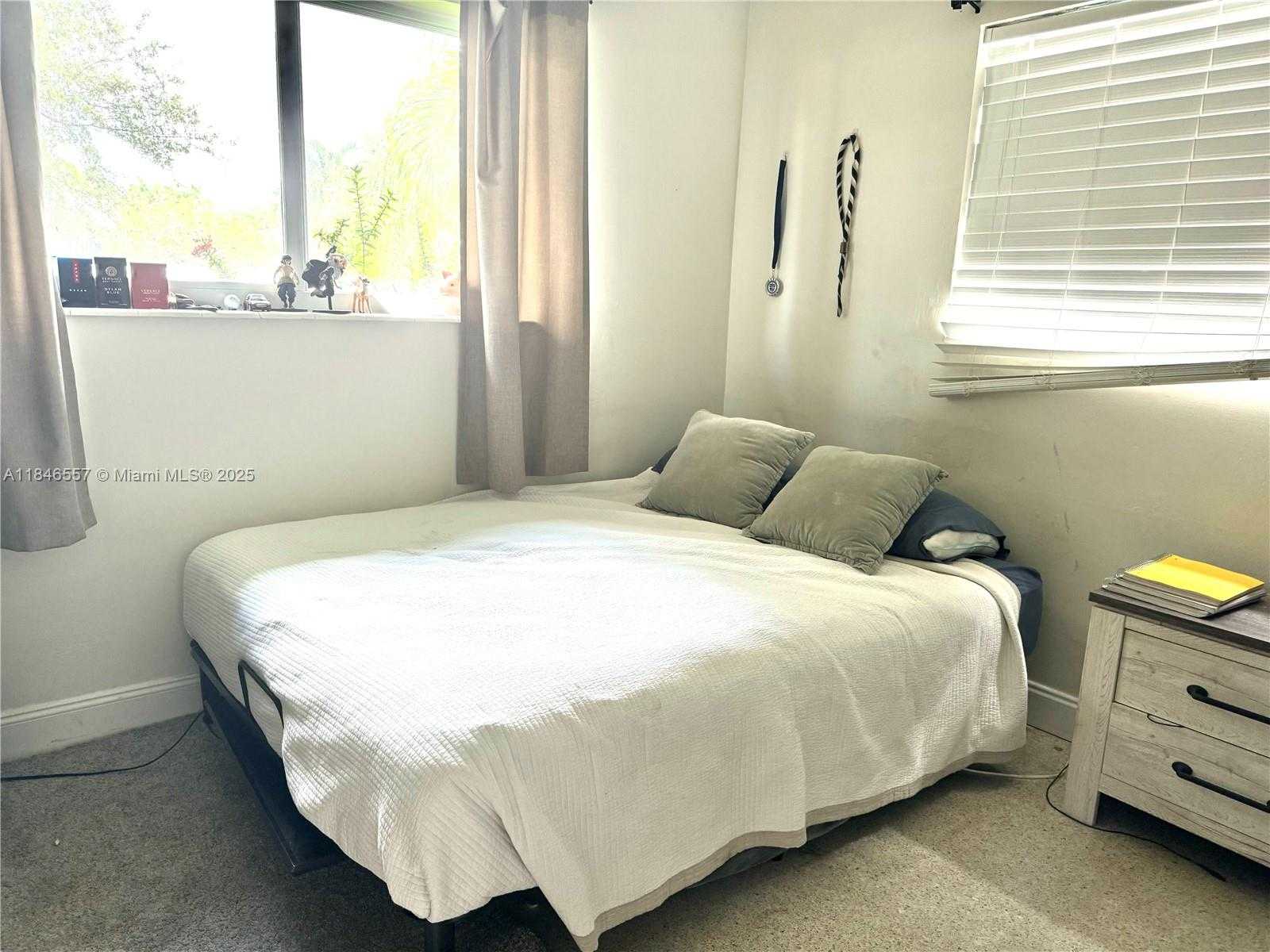 Small Image of 4116 TAFT ST, Hollywood Number 10