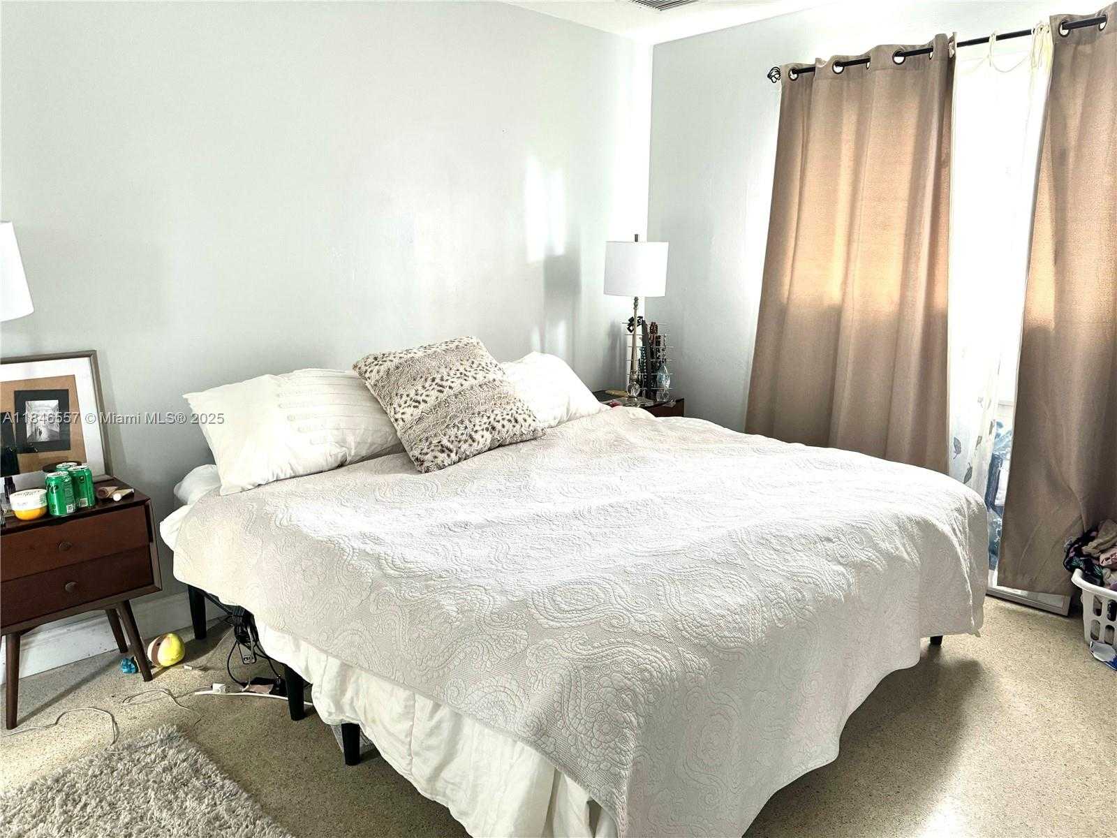 Small Image of 4116 TAFT ST, Hollywood Number 12