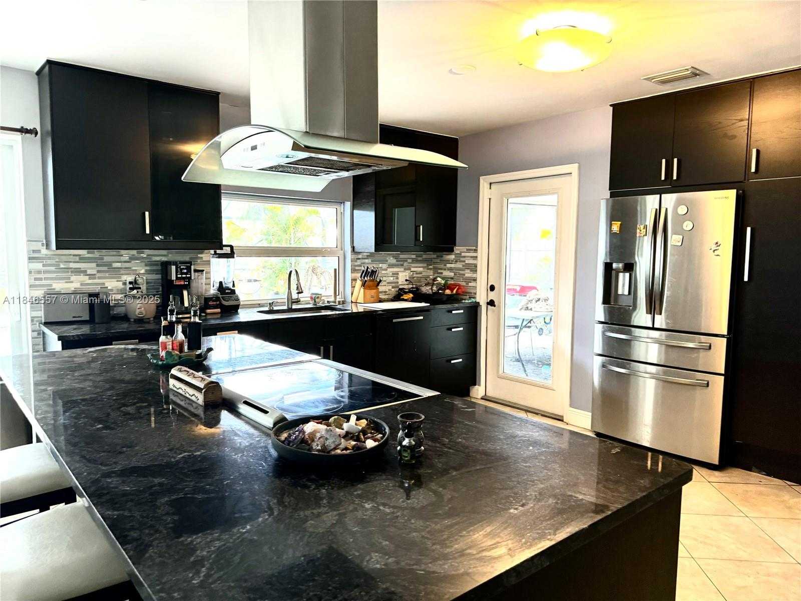 Small Image of 4116 TAFT ST, Hollywood Number 5