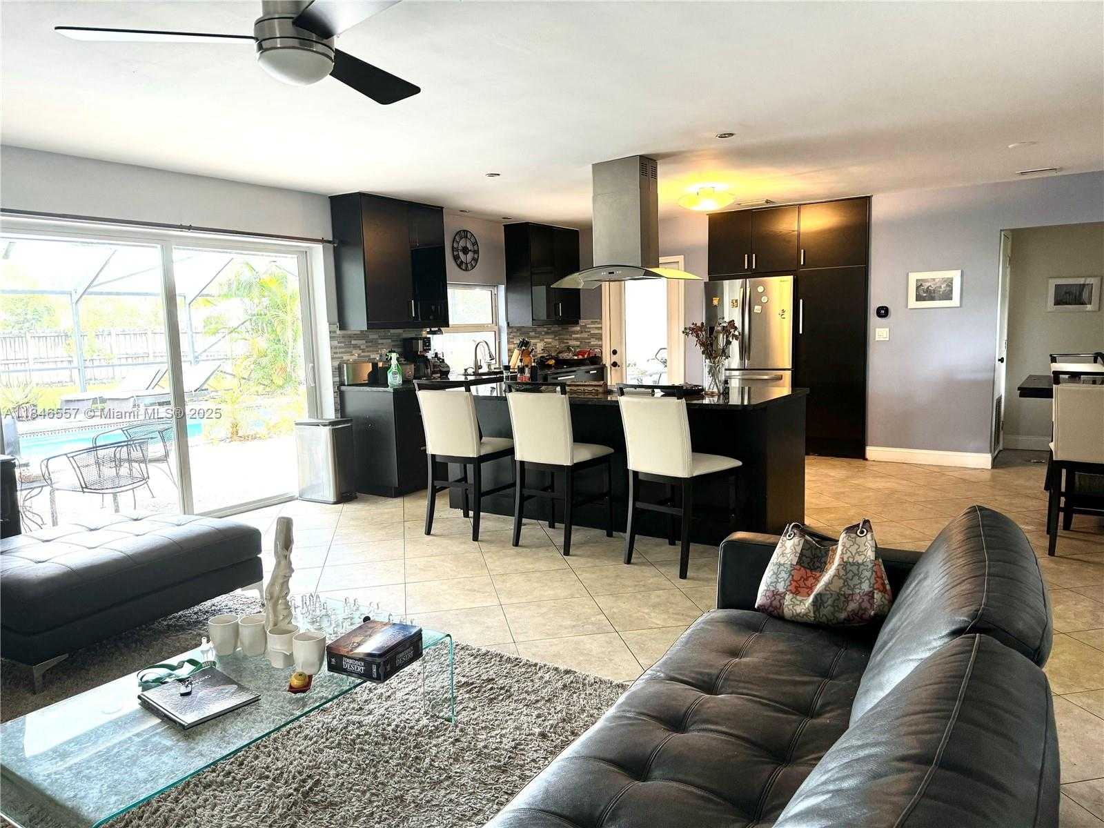 Small Image of 4116 TAFT ST, Hollywood Number 7