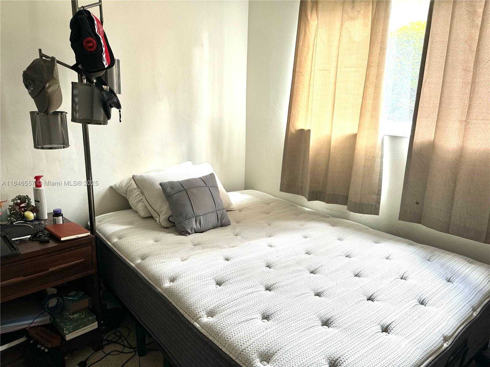 Small Image of 4116 TAFT ST, Hollywood Number 9