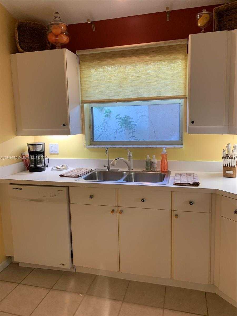 Small Image of 231 WEST CANTERBURY DR W, Palm Beach Gardens Number 11