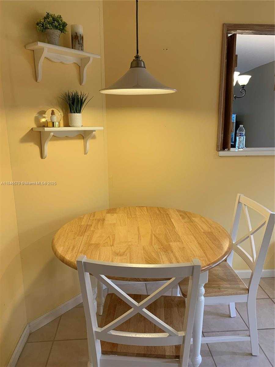 Small Image of 231 WEST CANTERBURY DR W, Palm Beach Gardens Number 14