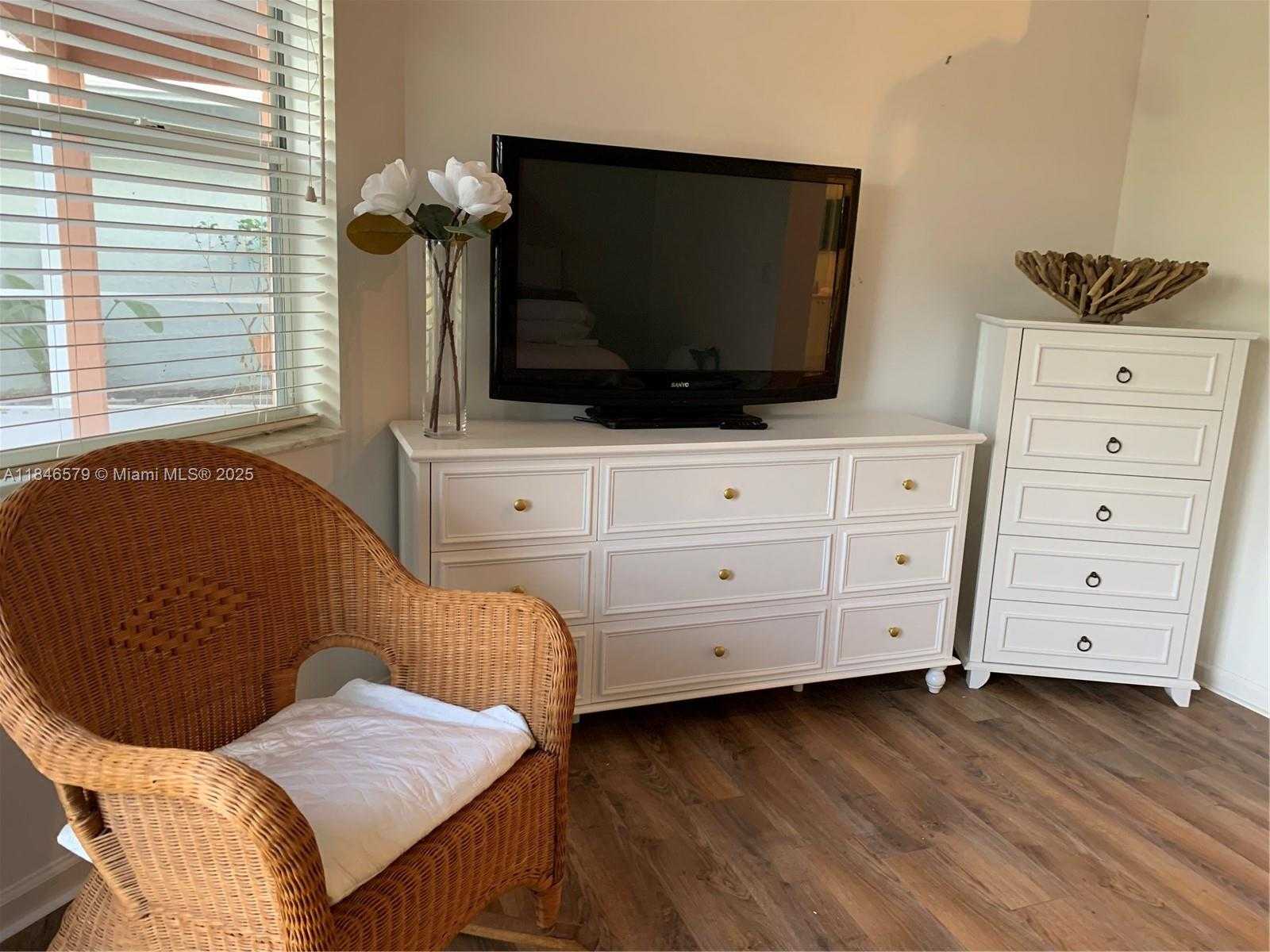 Small Image of 231 WEST CANTERBURY DR W, Palm Beach Gardens Number 17