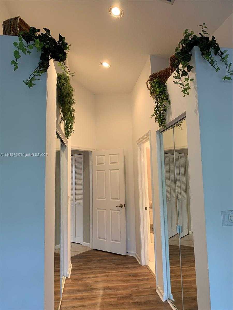 Small Image of 231 WEST CANTERBURY DR W, Palm Beach Gardens Number 19