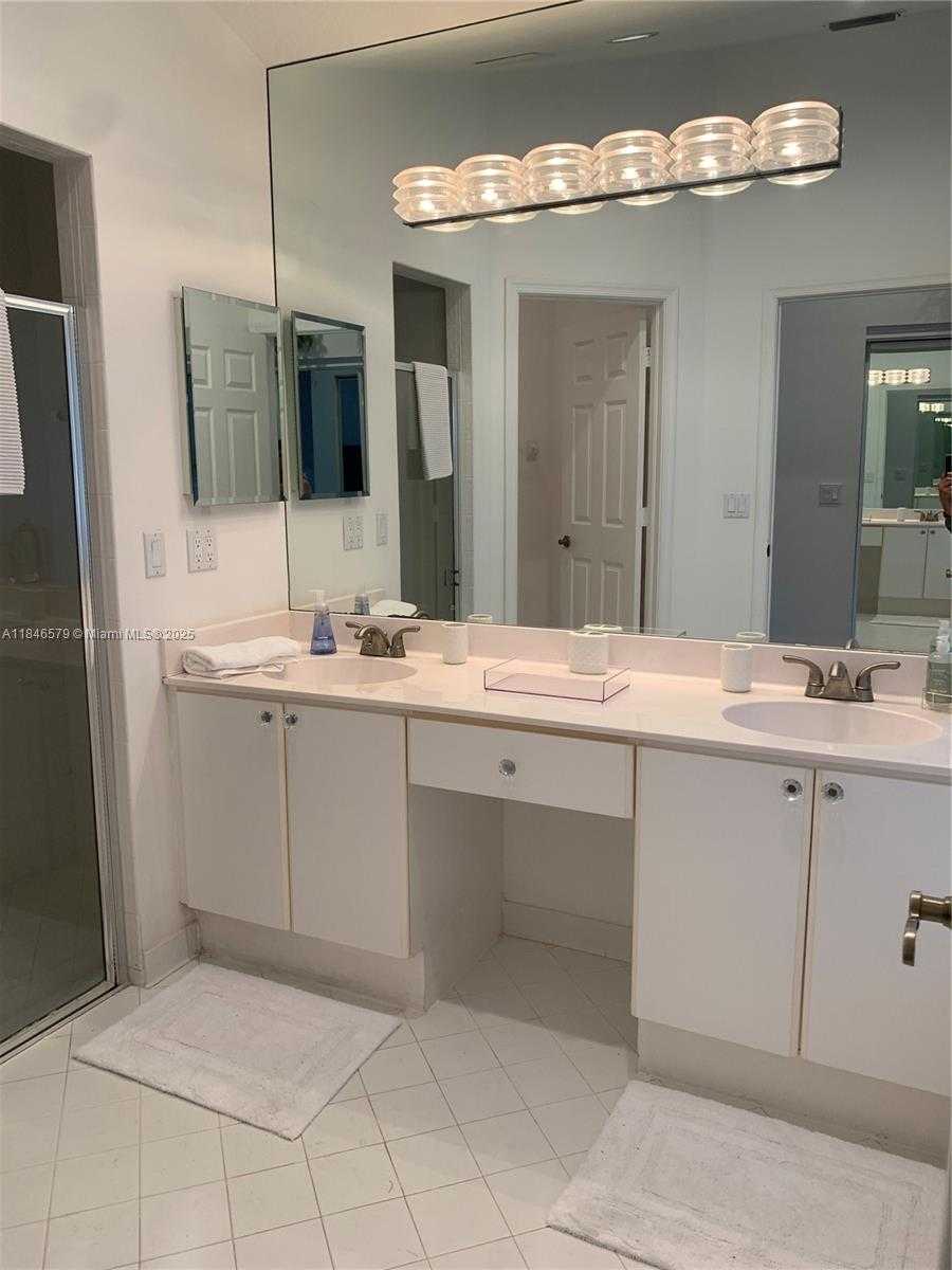 Small Image of 231 WEST CANTERBURY DR W, Palm Beach Gardens Number 21