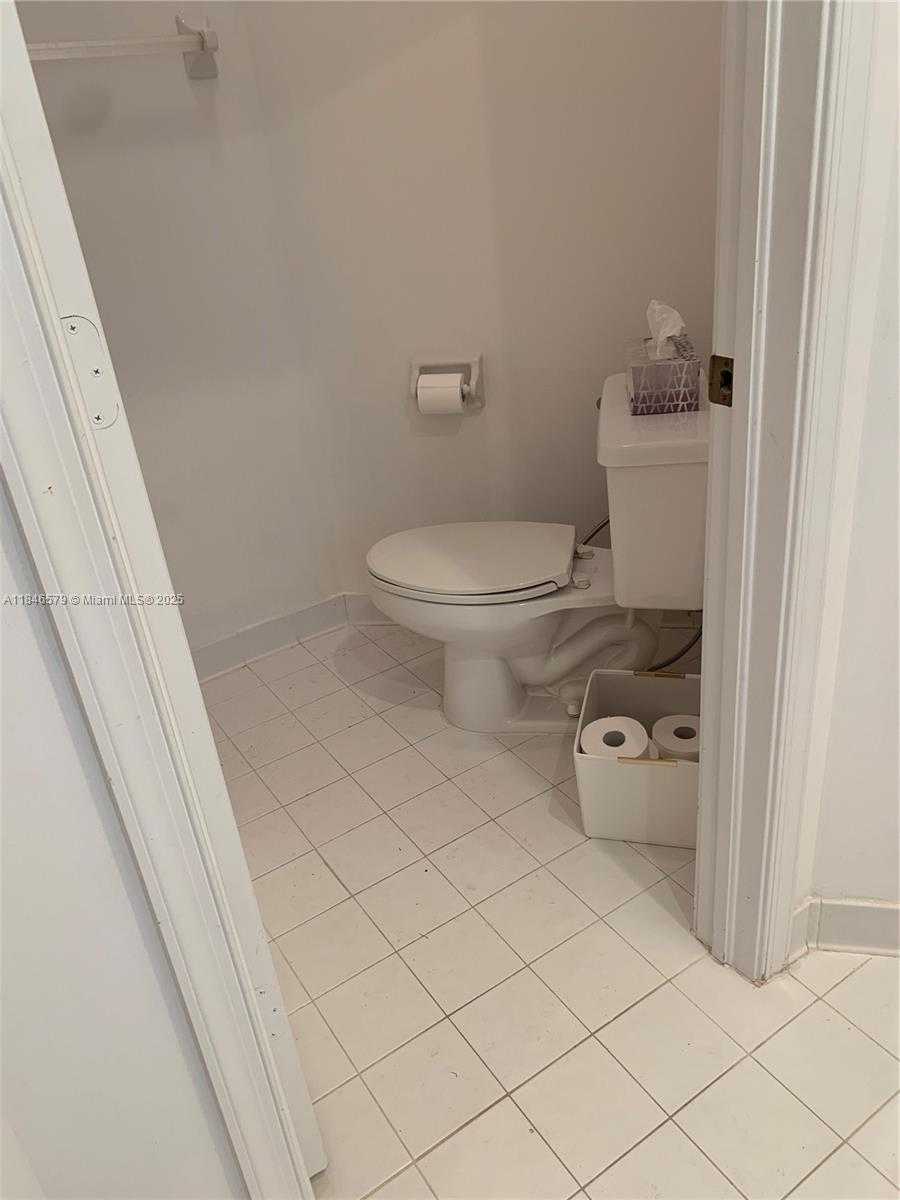 Small Image of 231 WEST CANTERBURY DR W, Palm Beach Gardens Number 22