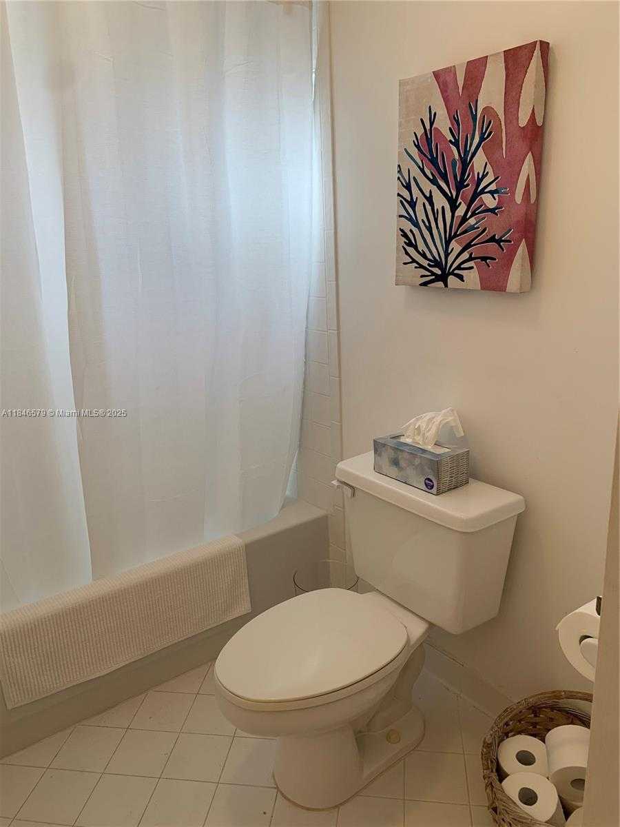 Small Image of 231 WEST CANTERBURY DR W, Palm Beach Gardens Number 24