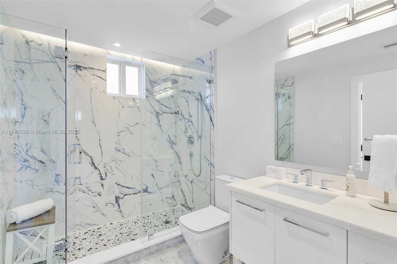 Small Image of 257 NORMANDY DR, Tavernier Number 27