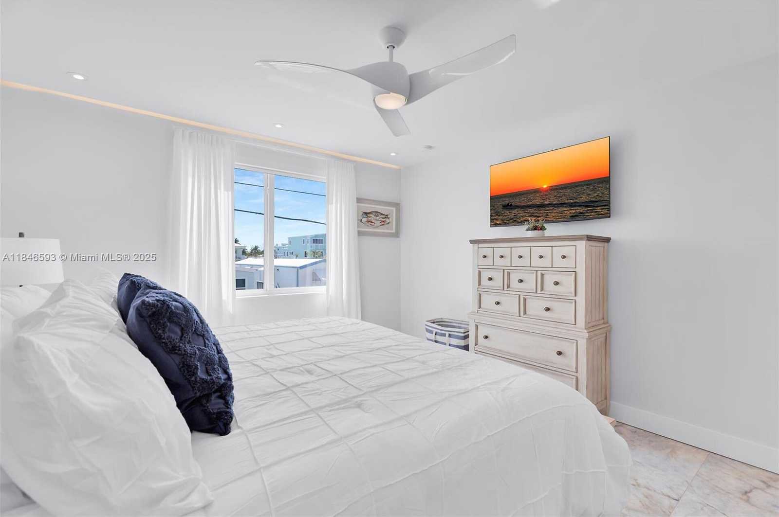 Small Image of 257 NORMANDY DR, Tavernier Number 29