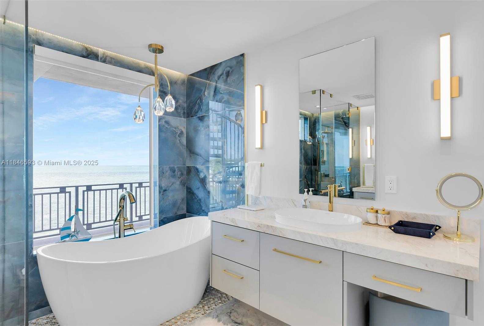 Small Image of 257 NORMANDY DR, Tavernier Number 38