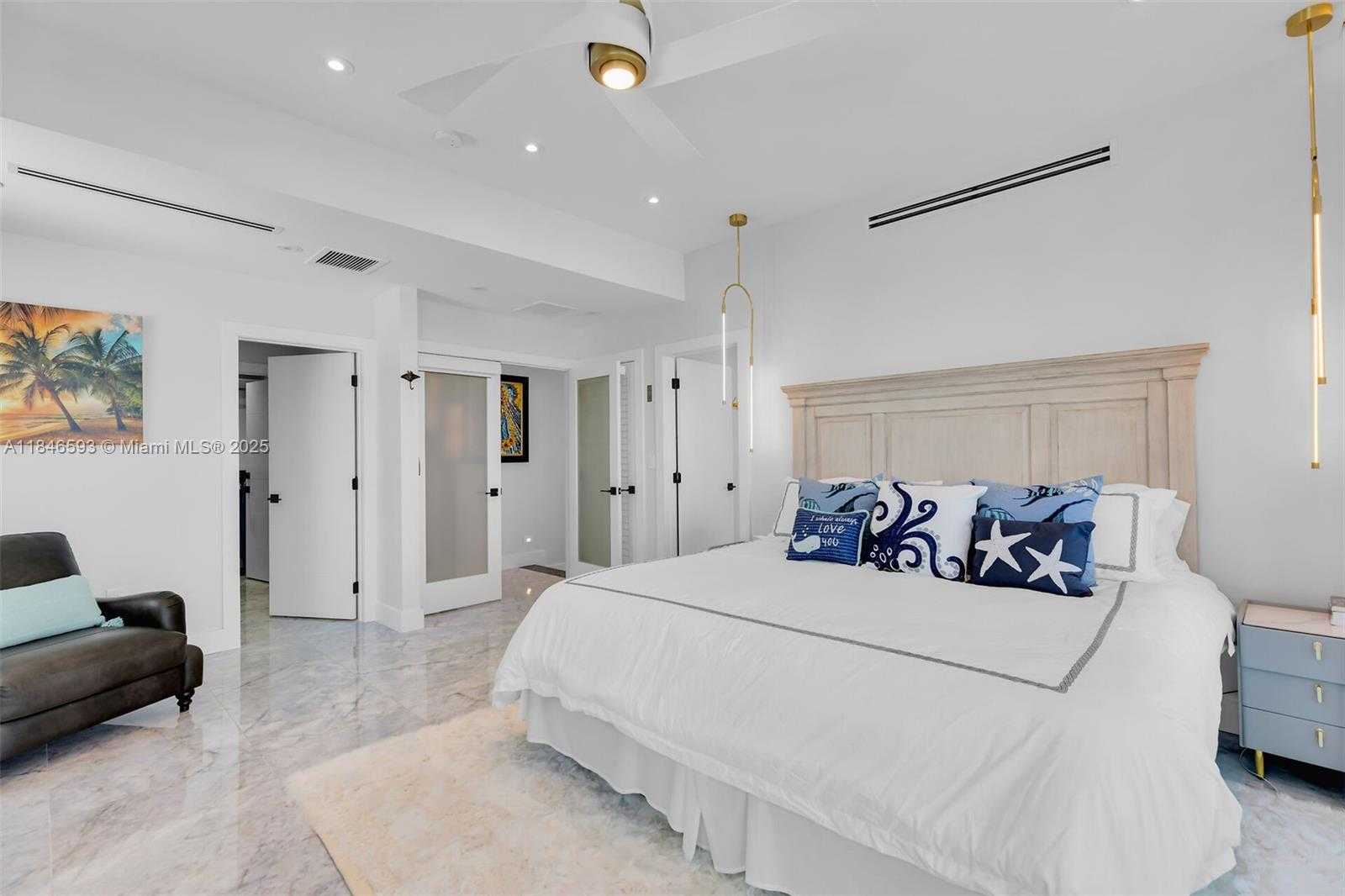 Small Image of 257 NORMANDY DR, Tavernier Number 44