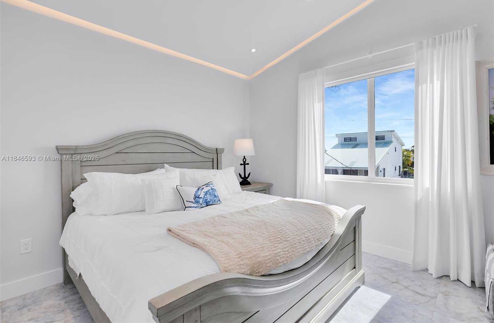 Small Image of 257 NORMANDY DR, Tavernier Number 49