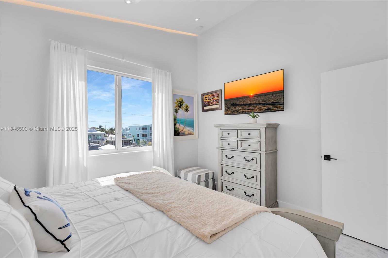 Small Image of 257 NORMANDY DR, Tavernier Number 50