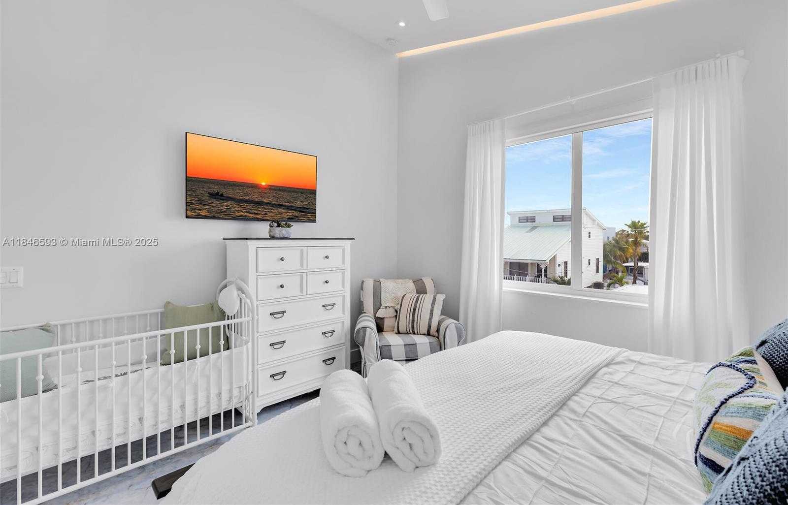 Small Image of 257 NORMANDY DR, Tavernier Number 55