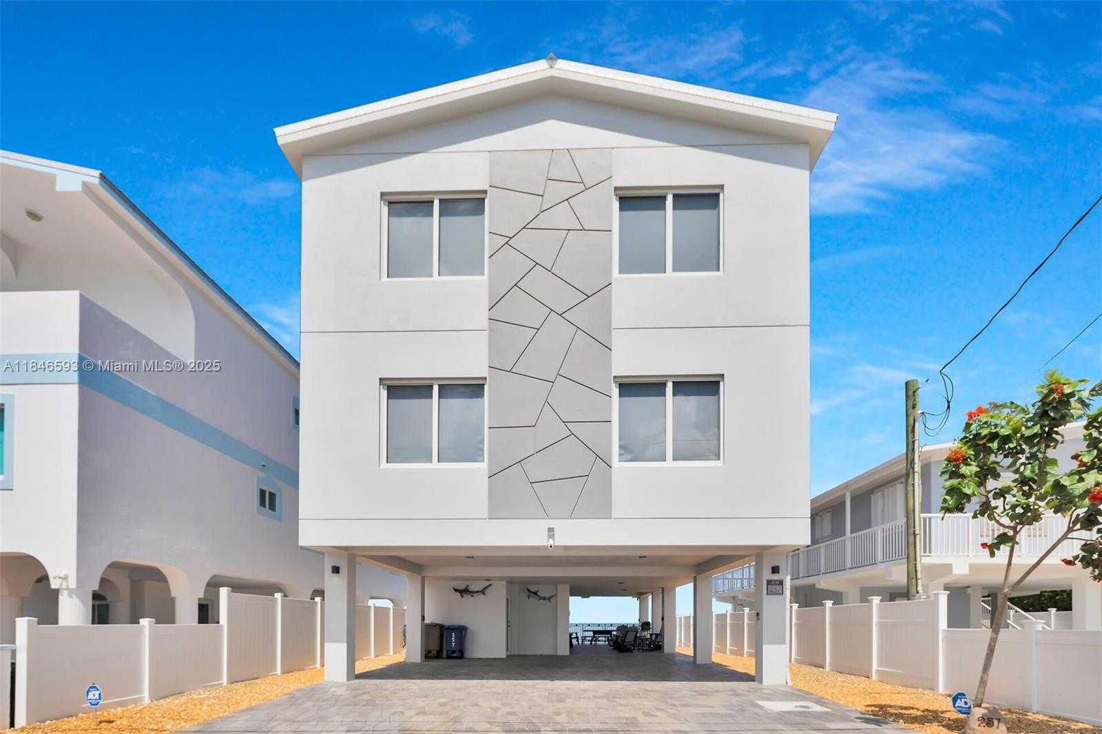 Small Image of 257 NORMANDY DR, Tavernier Number 61