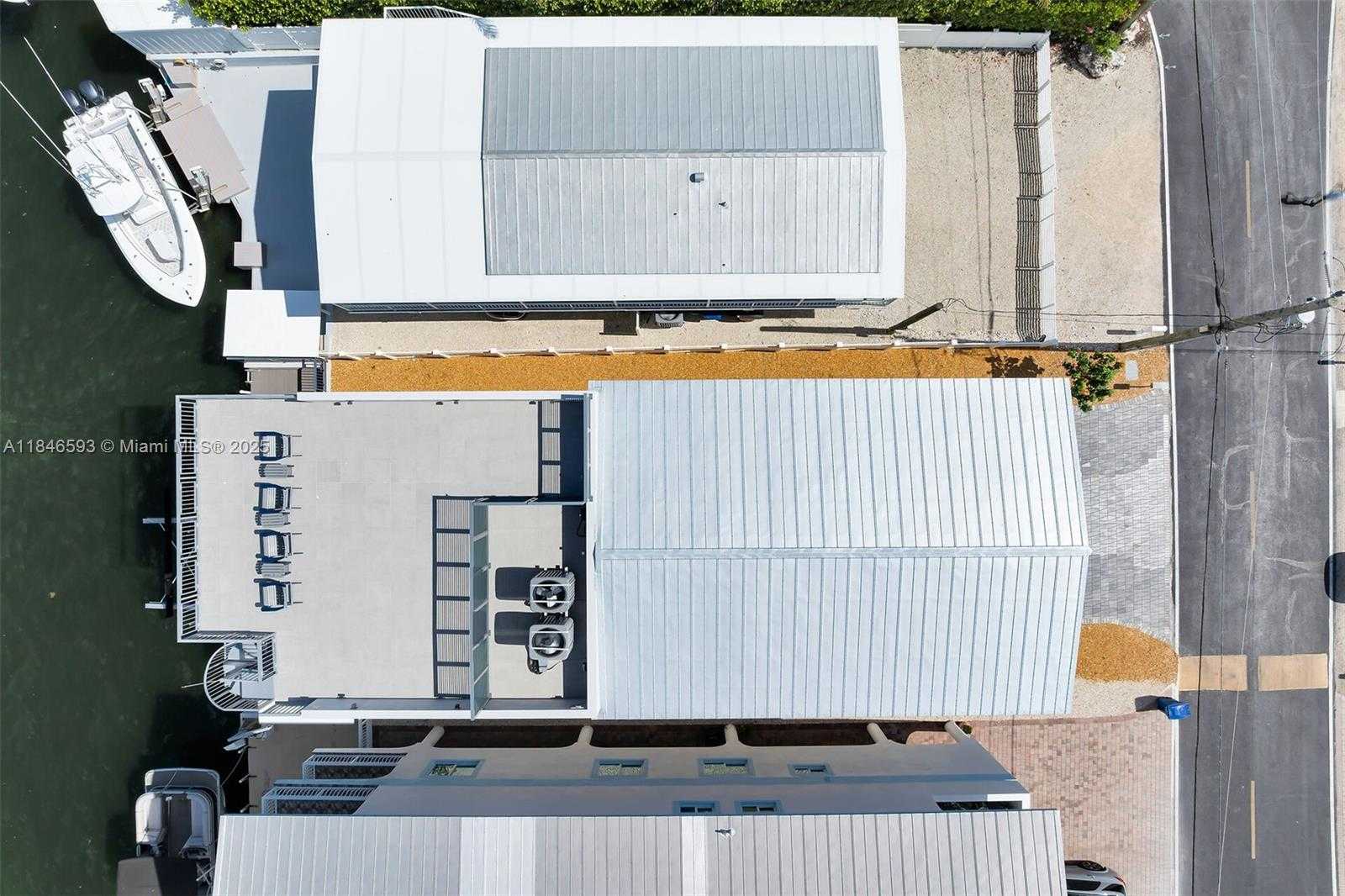 Small Image of 257 NORMANDY DR, Tavernier Number 65