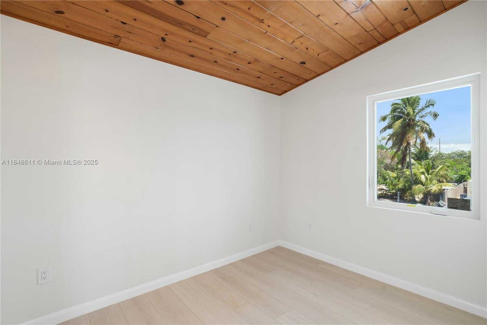 Small Image of 415 BIG PINE RD, Key Largo Number 15