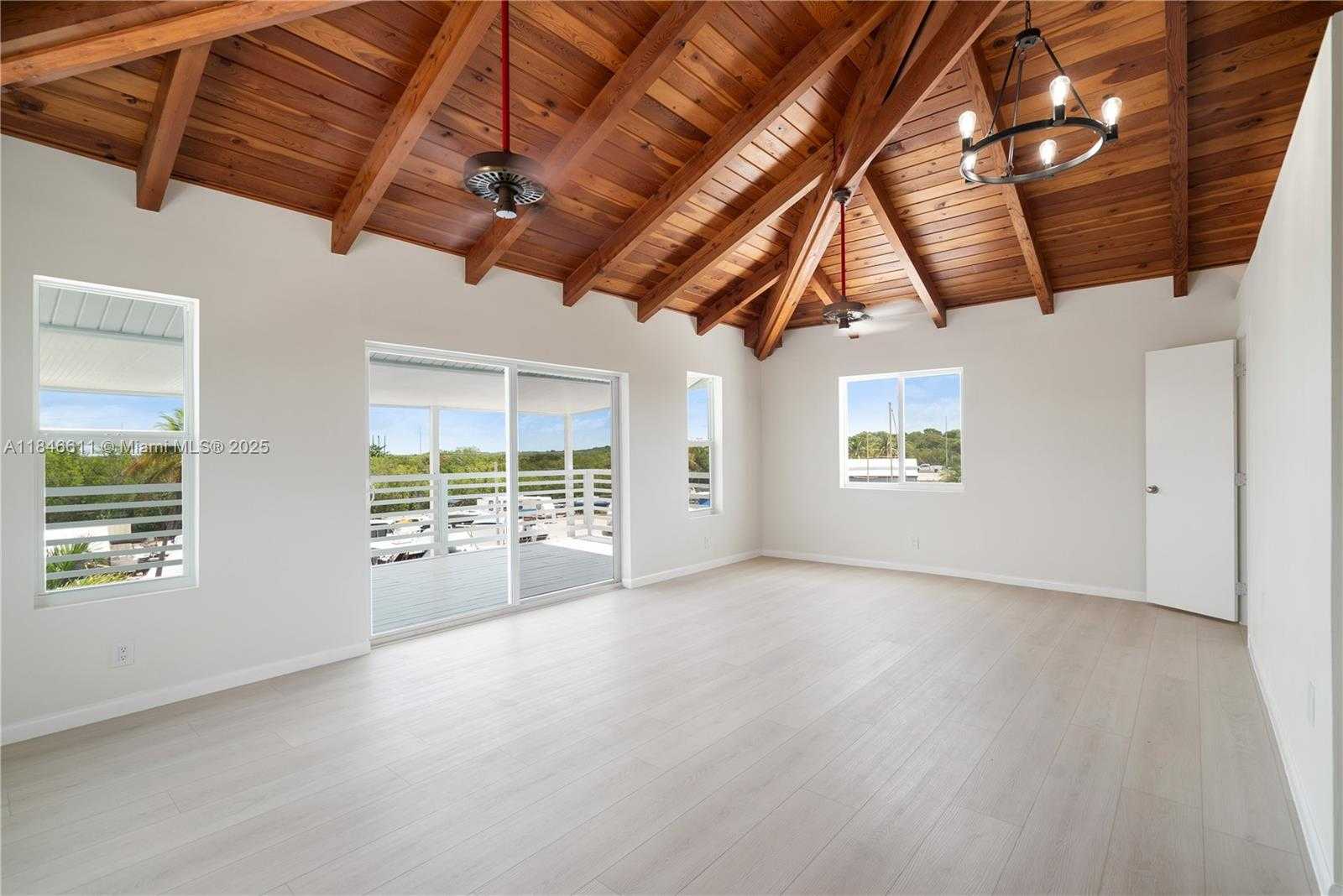 Small Image of 415 BIG PINE RD, Key Largo Number 17