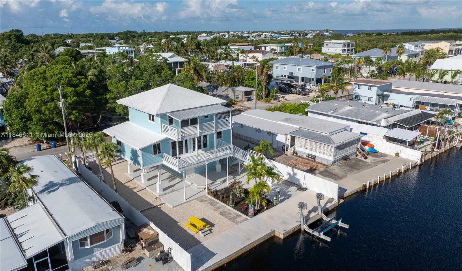 Small Image of 415 BIG PINE RD, Key Largo Number 2