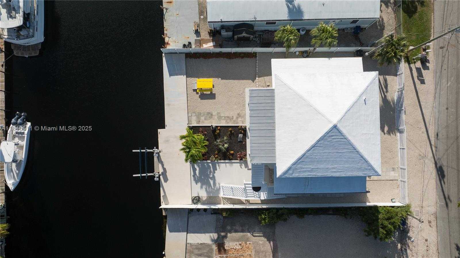 Small Image of 415 BIG PINE RD, Key Largo Number 30