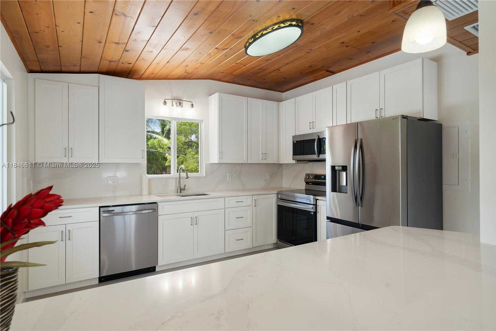 Small Image of 415 BIG PINE RD, Key Largo Number 8