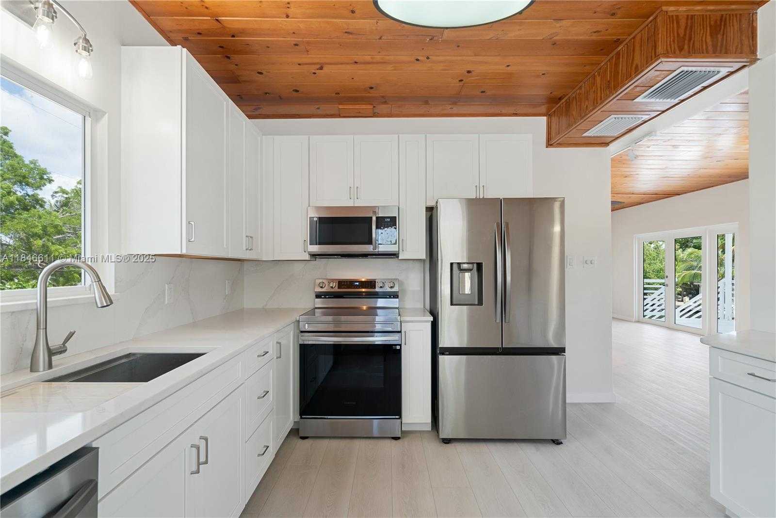 Small Image of 415 BIG PINE RD, Key Largo Number 9