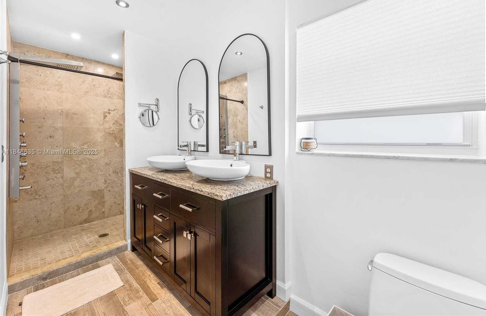 Small Image of 430 HOLIDAY DRIVE, Hallandale Beach Number 17