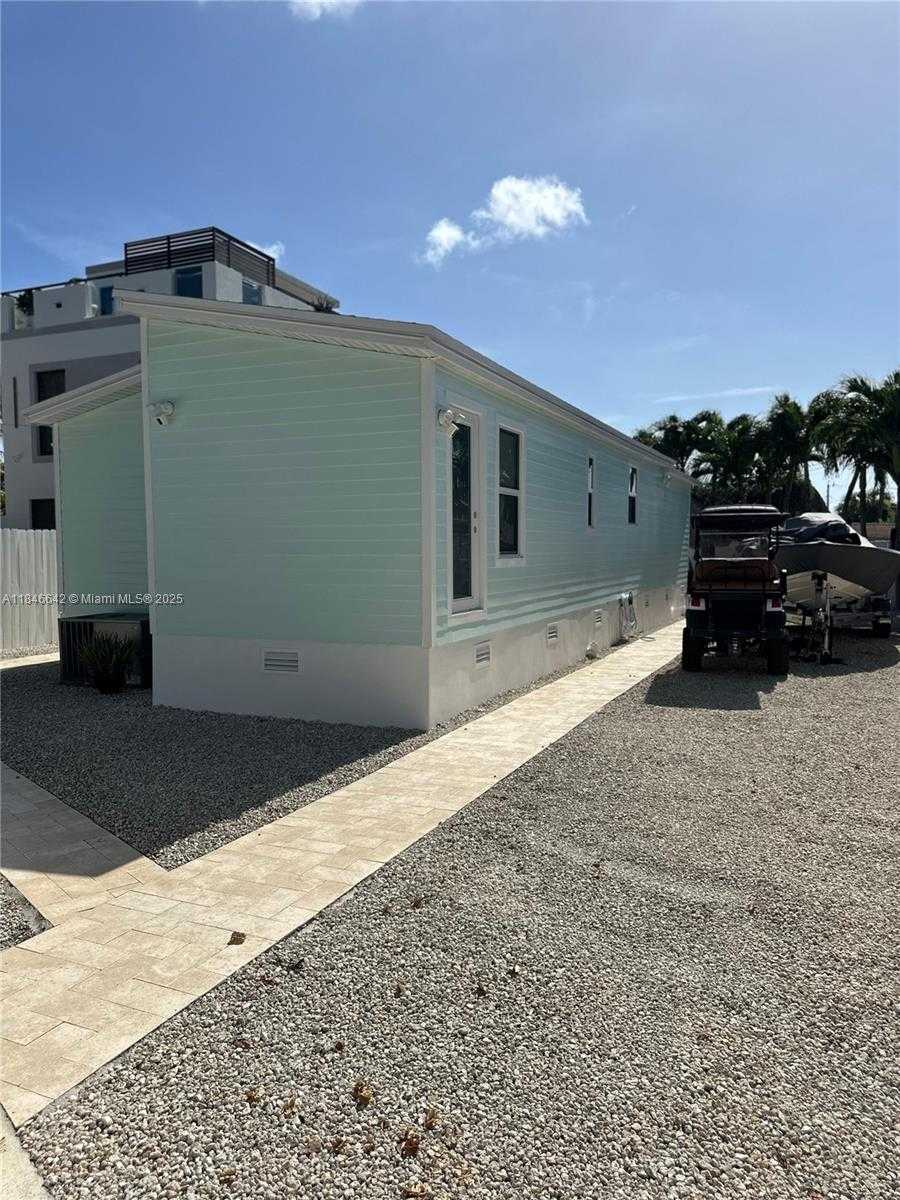 Small Image of 11 MOCKINGBIRD RD, Key Largo Number 2