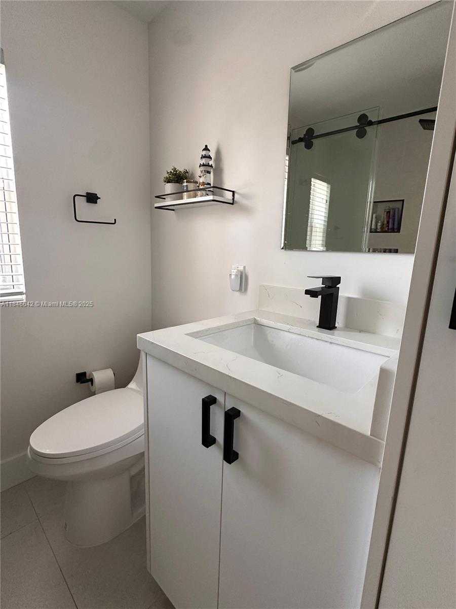 Small Image of 11 MOCKINGBIRD RD, Key Largo Number 22