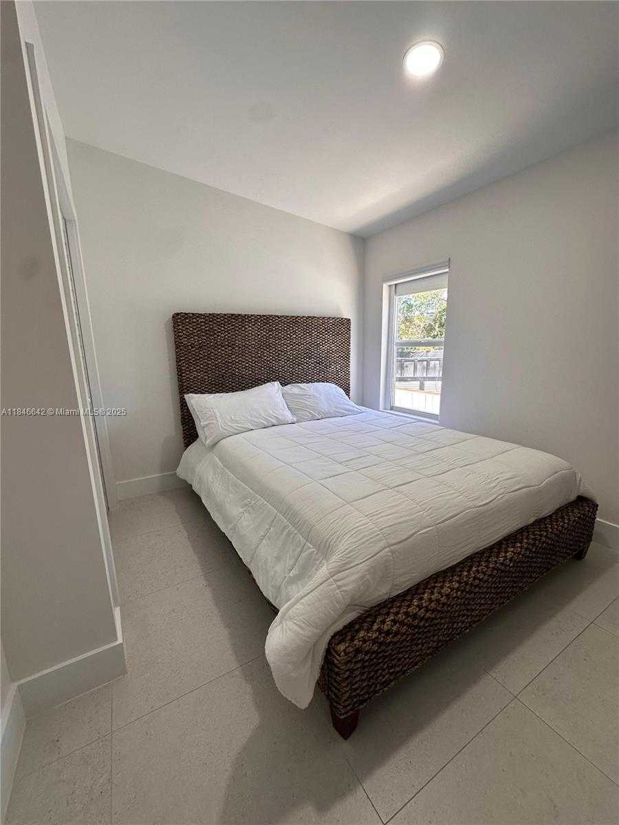 Small Image of 11 MOCKINGBIRD RD, Key Largo Number 24